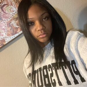 Meet your Posher, Faye